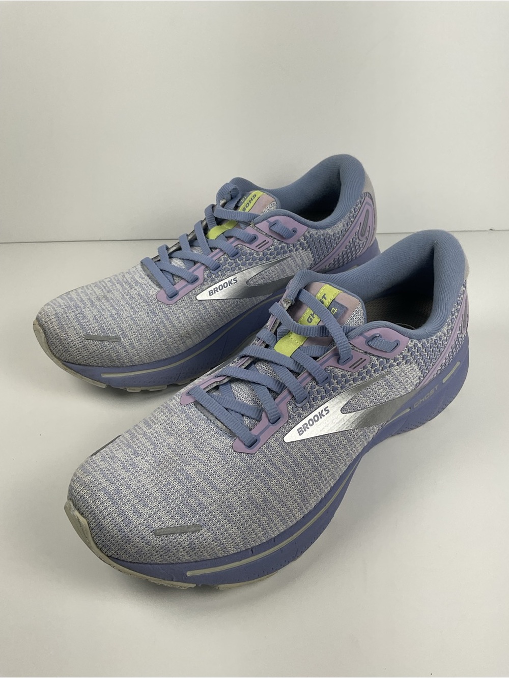 Brooks Ghost 14 Women’s 9.5 B Gray Purple Lavender Running Sneakers